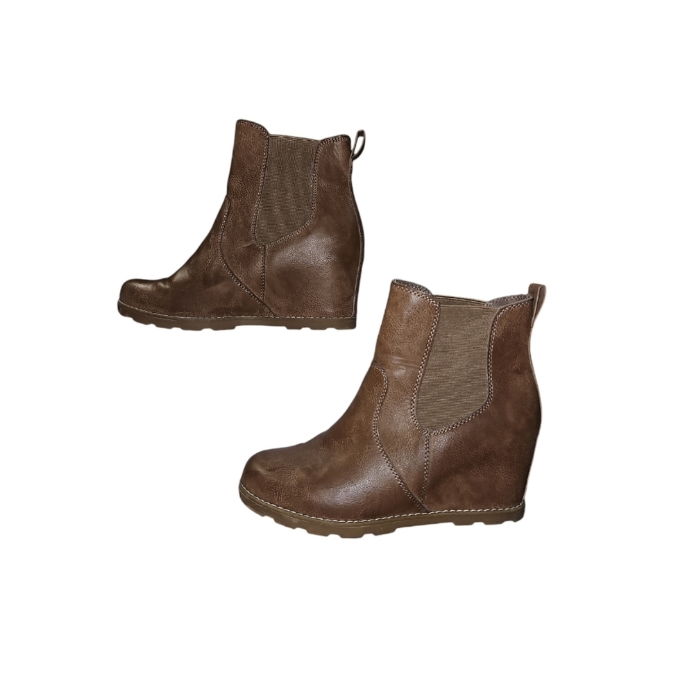 Universal Thread Women's Taupe Amalia Hidden Wedge Ankle Boots Size 10